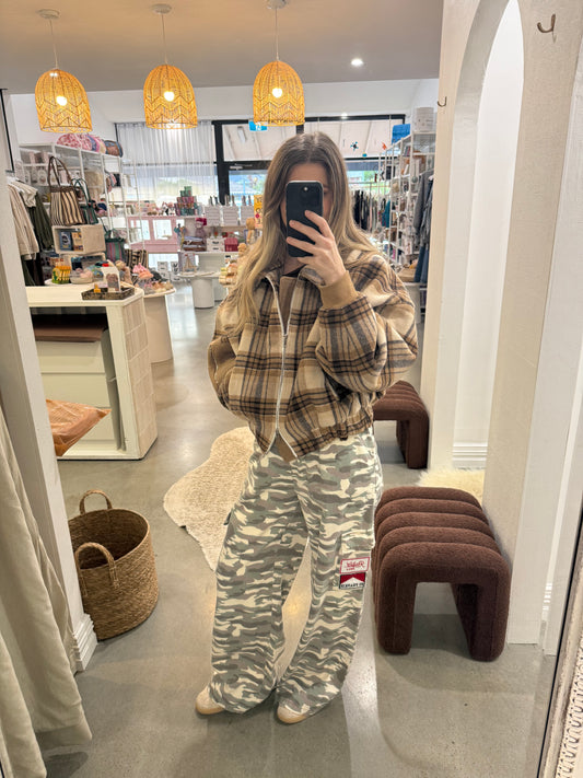 ARCHER CARGO PANTS - SAND CAMO
