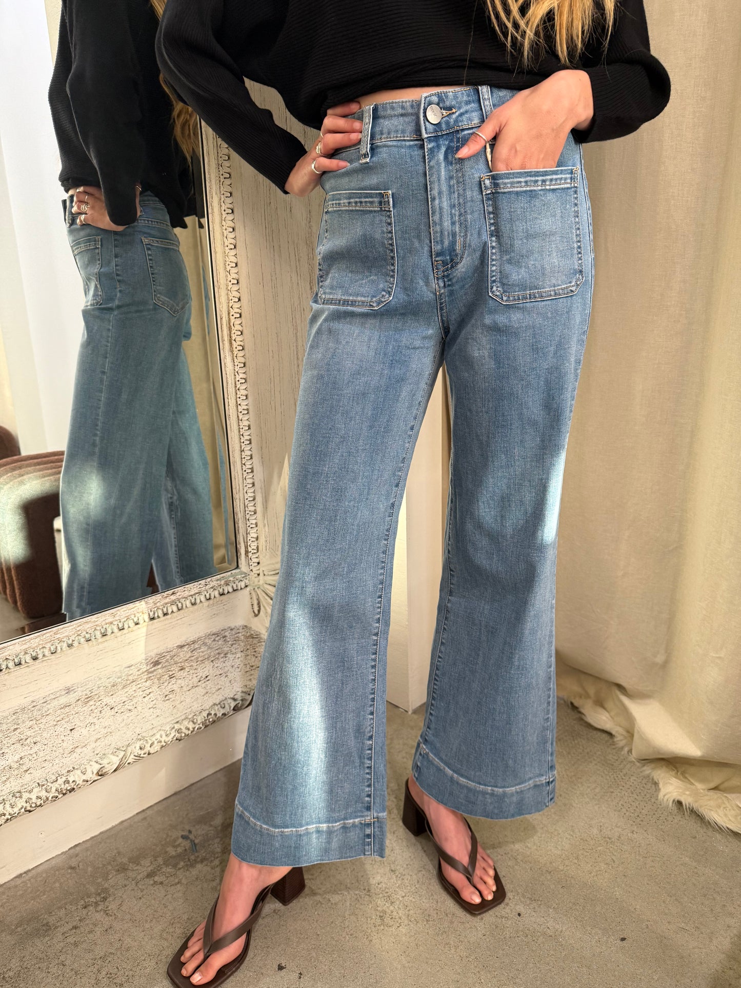 MILA JEANS