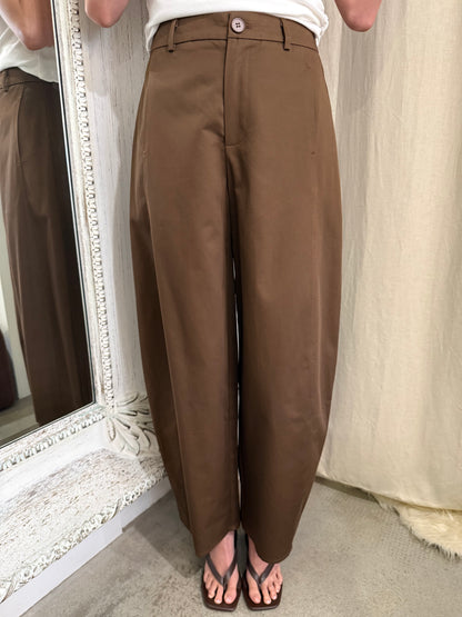 AUDREY BARREL LEG PANTS - CHOCOLATE