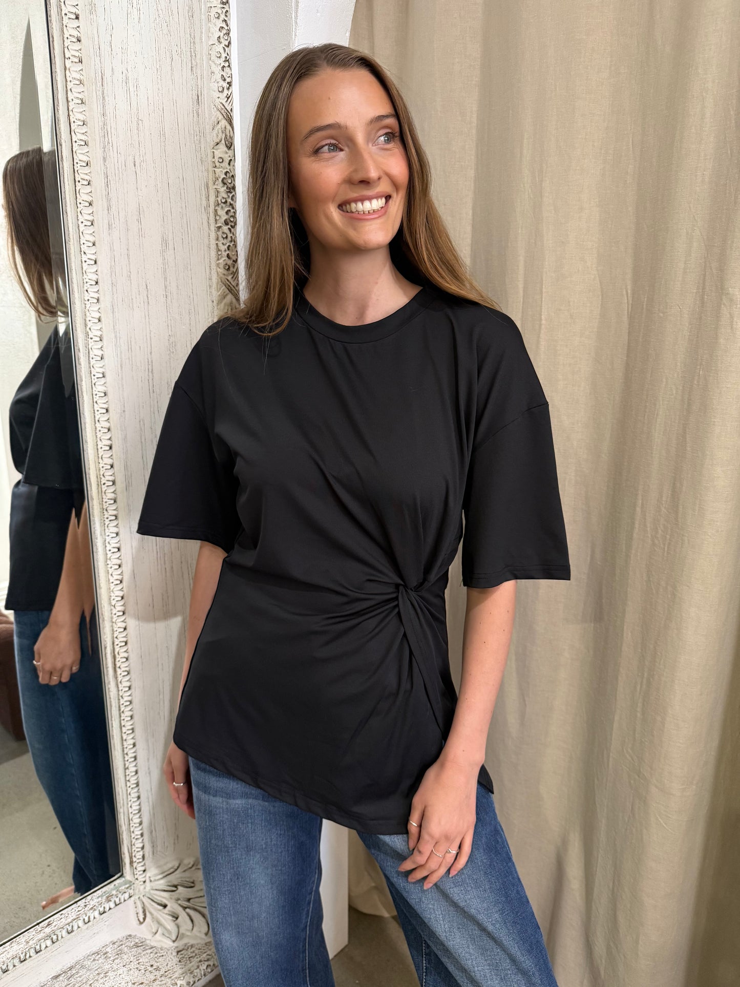 ESME KNOT TEE - BLACK