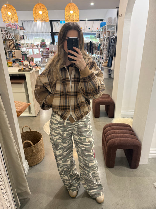 ARCHER CARGO PANTS - SAND CAMO