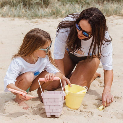Silicone Beach Bucket - Clovelly Castle: Pink with bright pink handle
