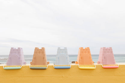 Silicone Beach Bucket - Clovelly Castle: Pink with bright pink handle