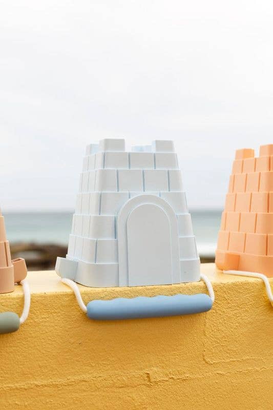 Silicone Beach Bucket - Clovelly Castle: Pink with bright pink handle