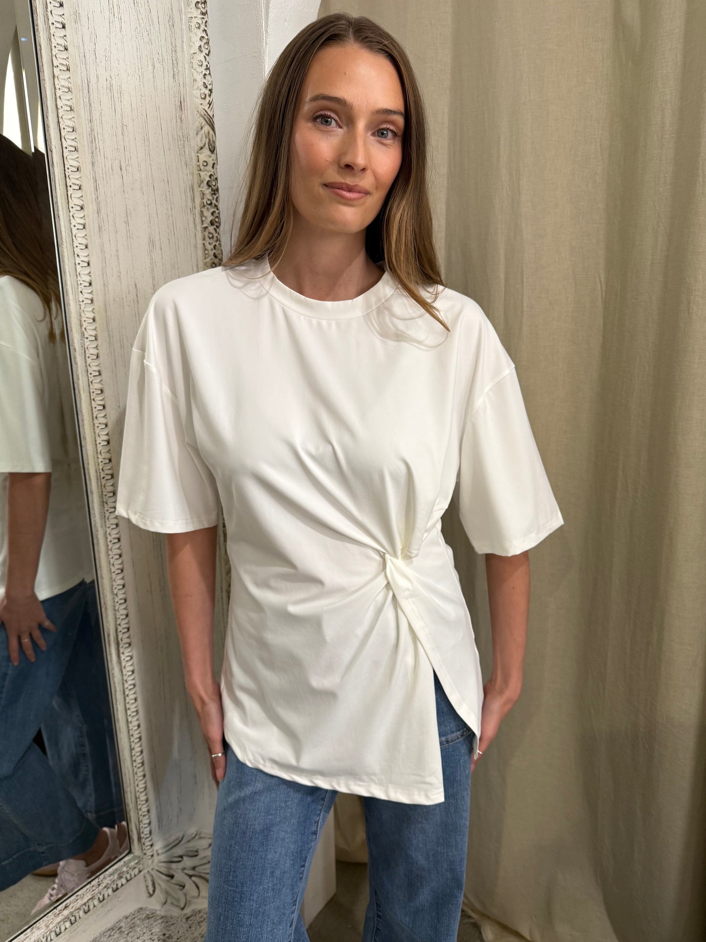 ESME KNOT TEE - MILK