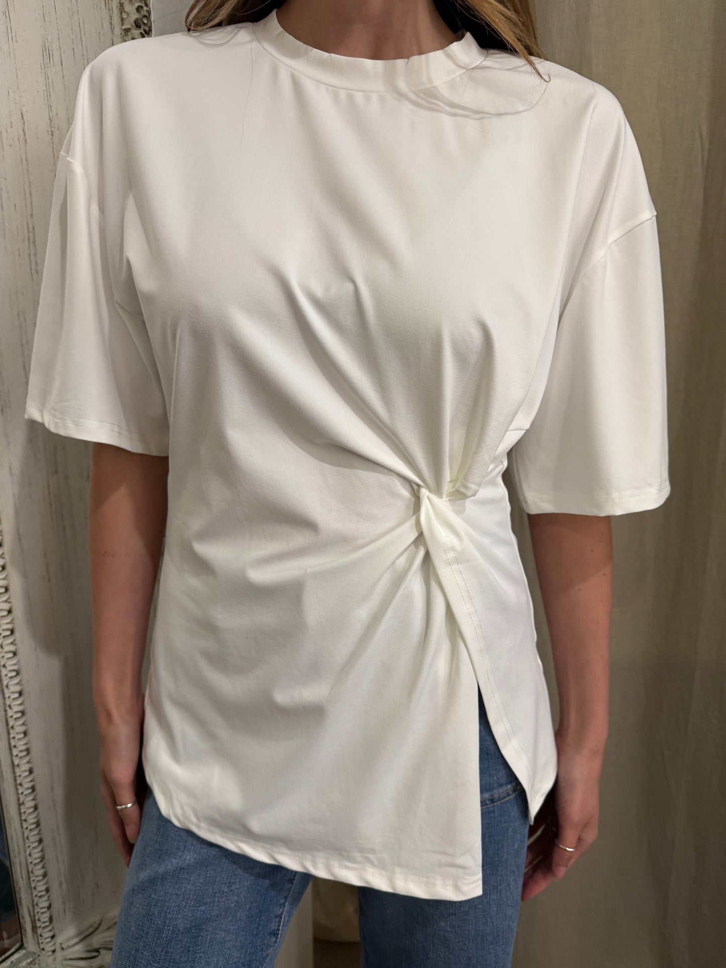 ESME KNOT TEE - MILK