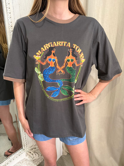 MARGARITA TOUR TEE - CHARCOAL/TAN