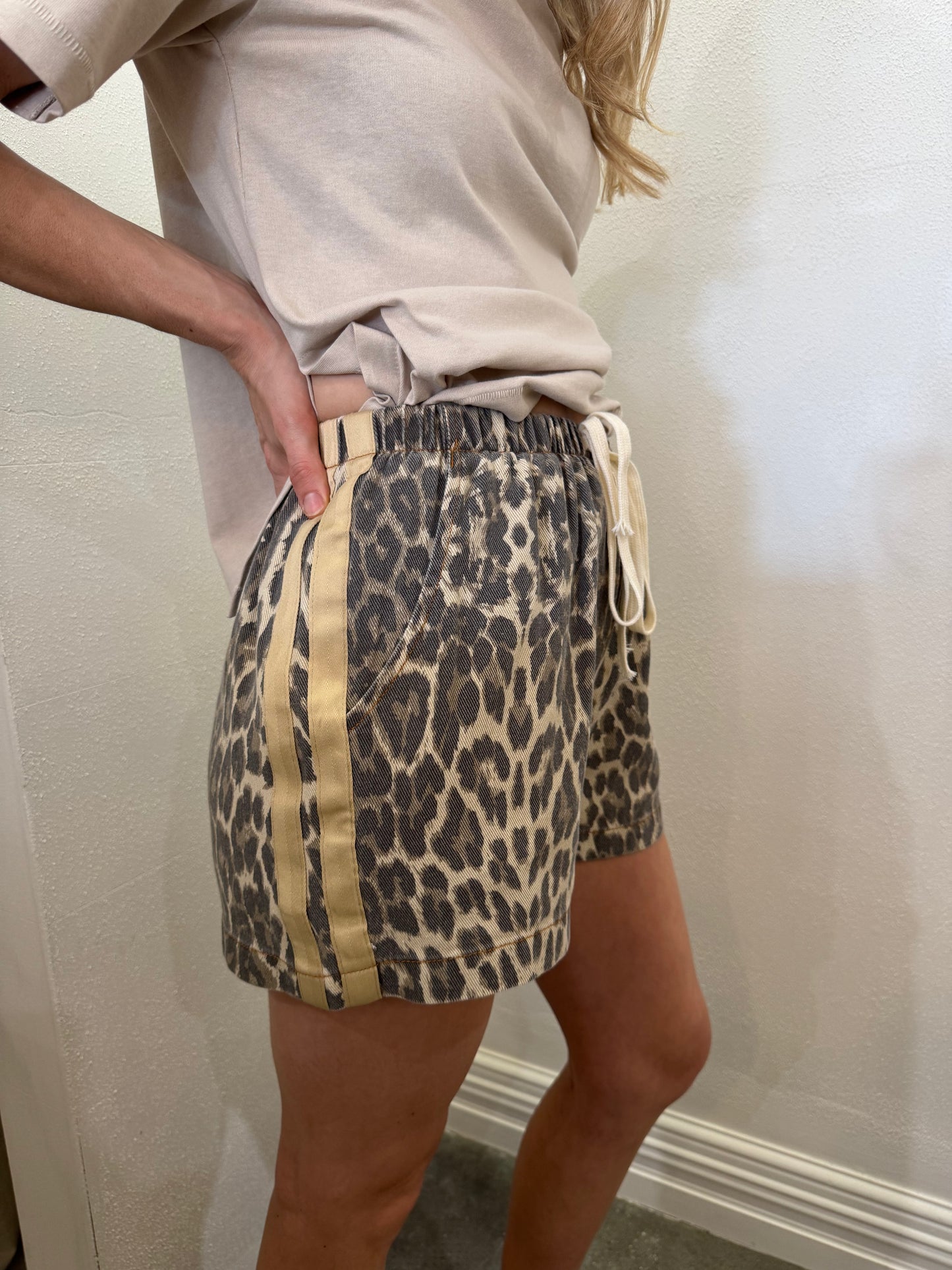 Leora Shorts