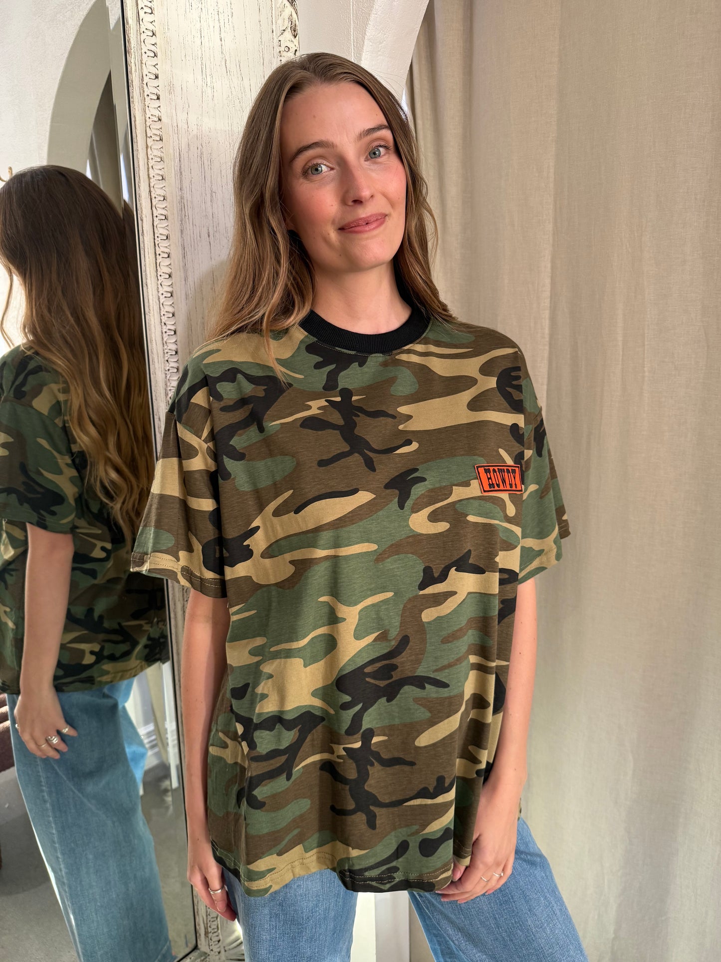 HOWDY CAMO TEE