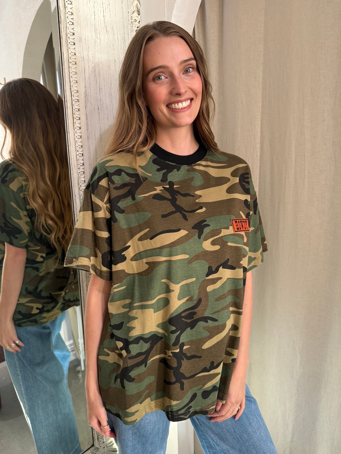 HOWDY CAMO TEE