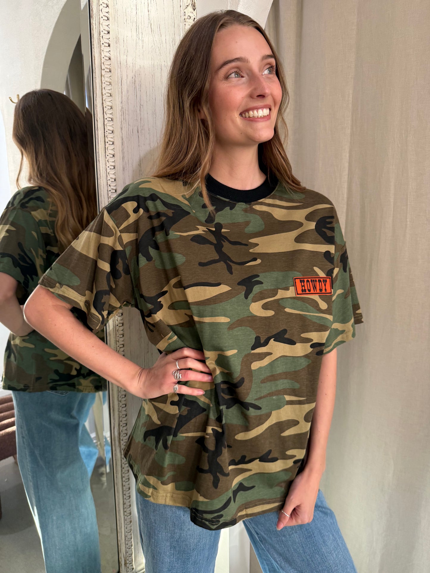 HOWDY CAMO TEE