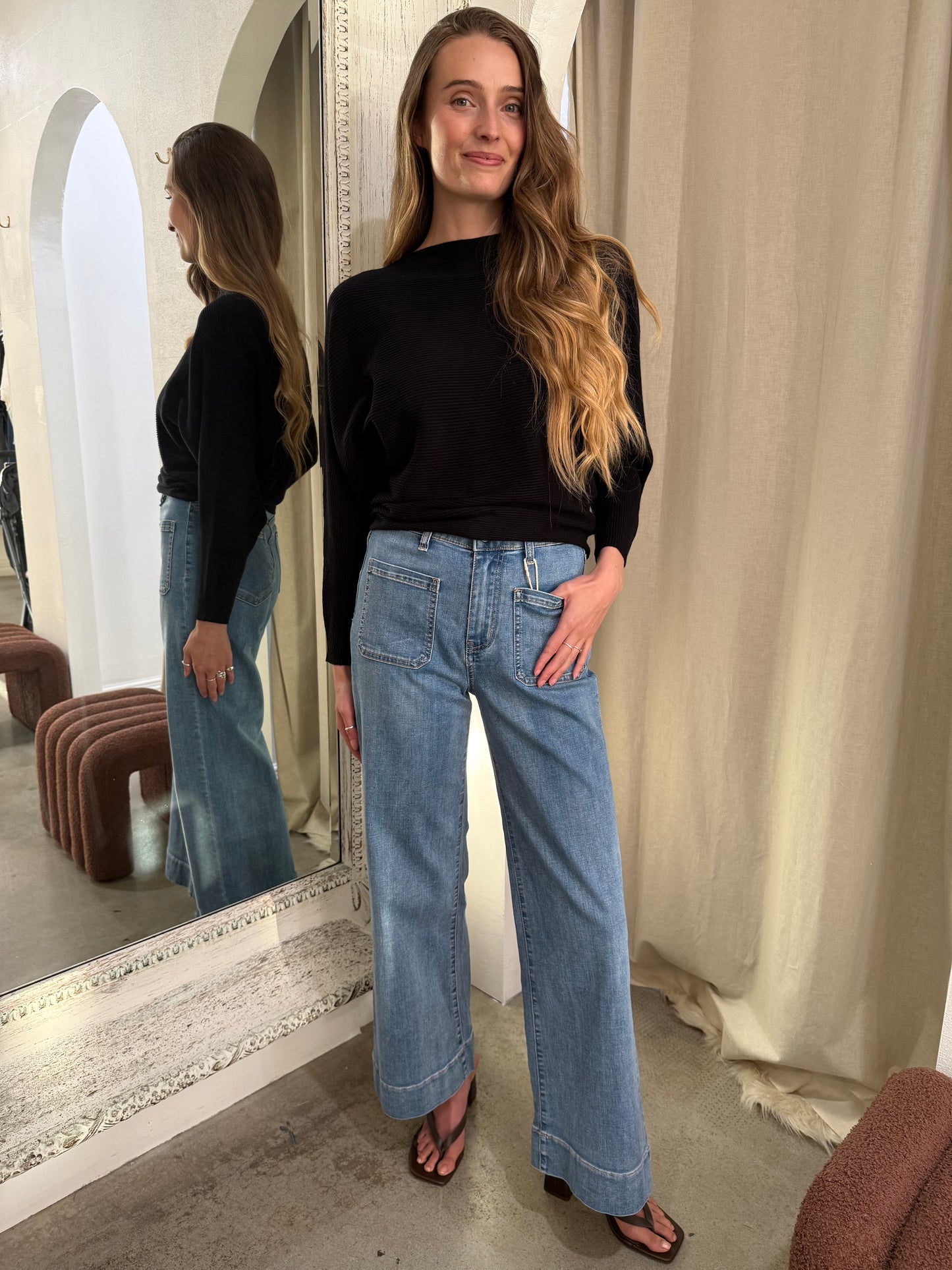 MILA JEANS