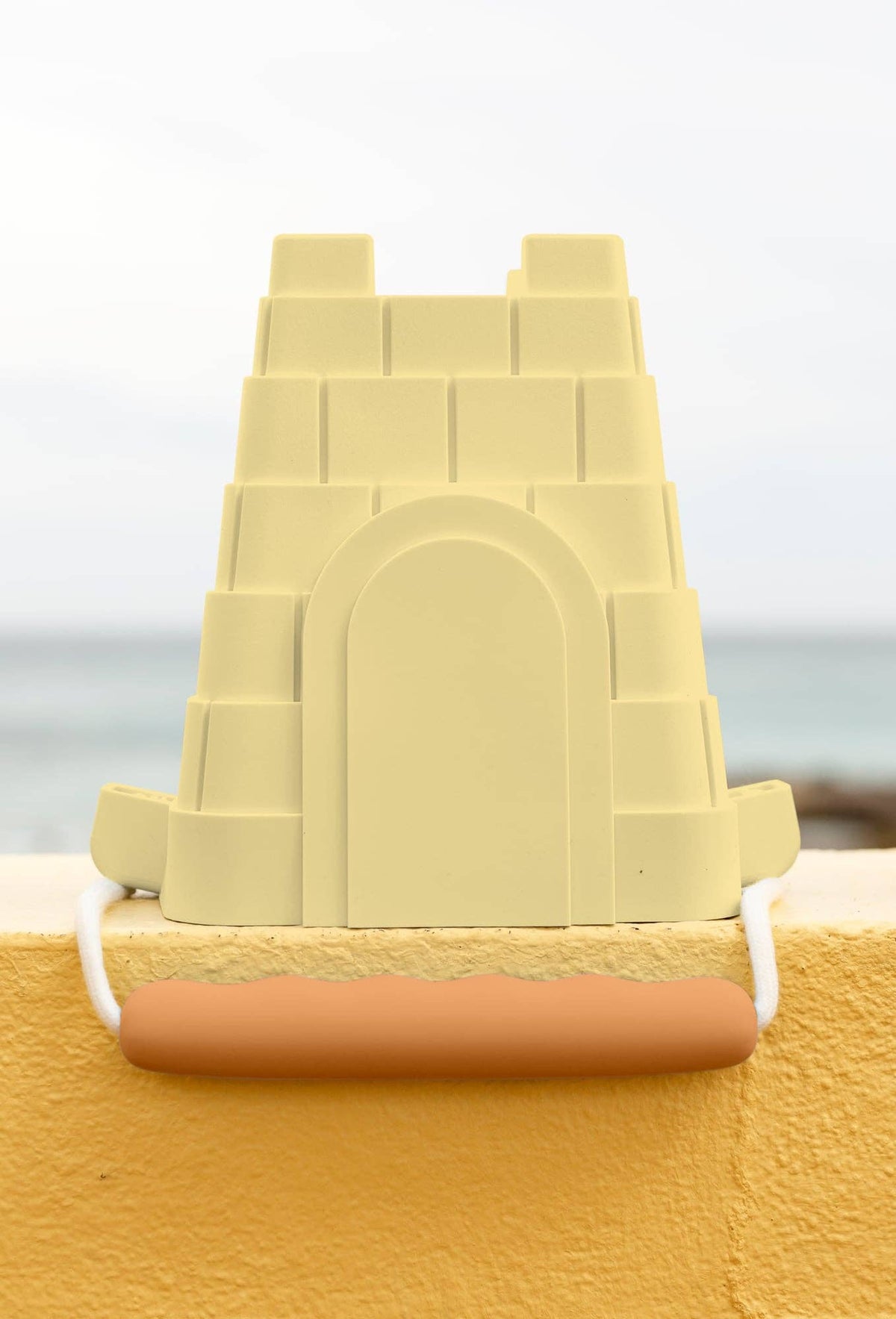 Silicone Beach Bucket - Clovelly Castle: Pink with bright pink handle