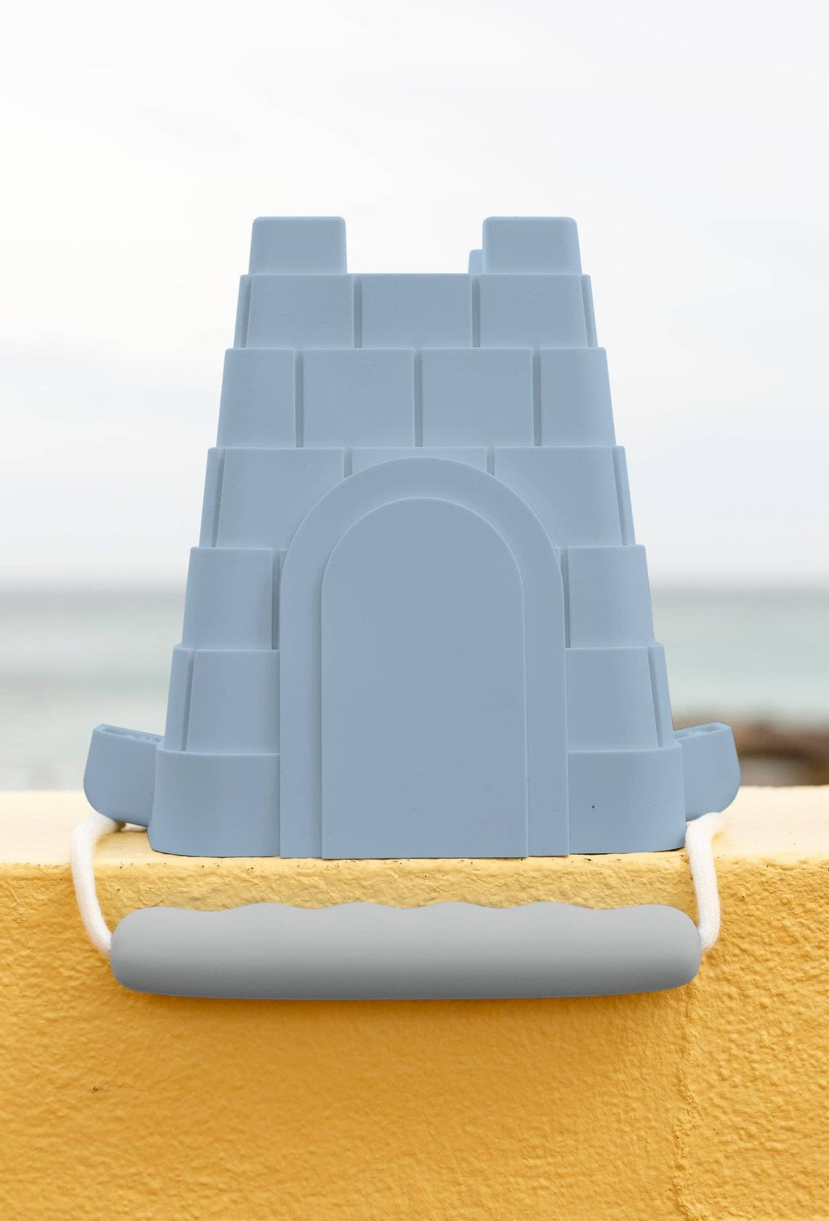 Silicone Beach Bucket - Clovelly Castle: Blue with bright blue handle