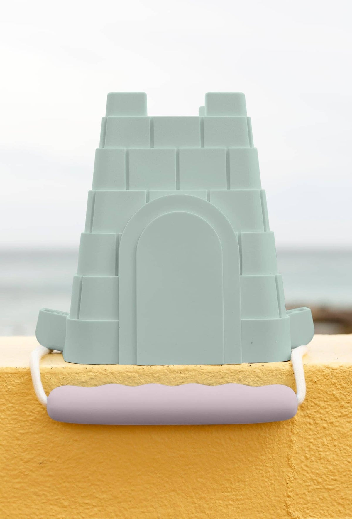 Silicone Beach Bucket - Clovelly Castle: Pink with bright pink handle