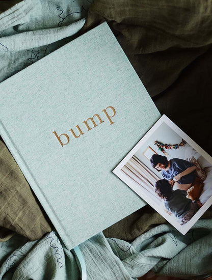 Bump. A Pregnancy Story - Seafoam