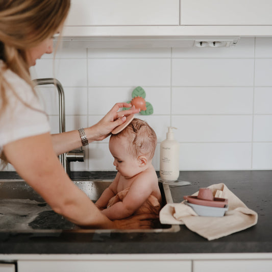 Mushie Cradle Cap Brush - Natural & Cambridge Blue